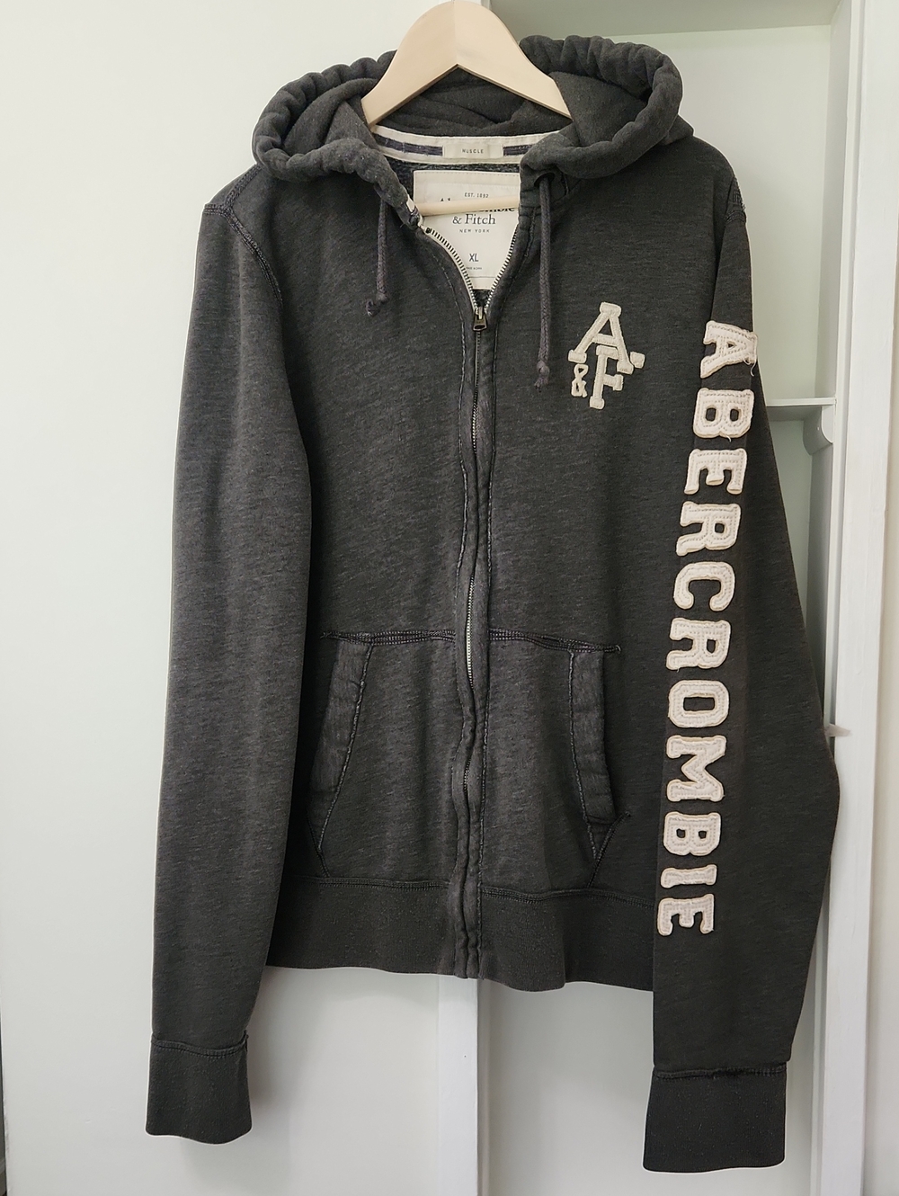 Vintage Abercrombie & Fitch Y2K Sleeve Spell Out Hoodie XL Men Muscle Fit Grey
